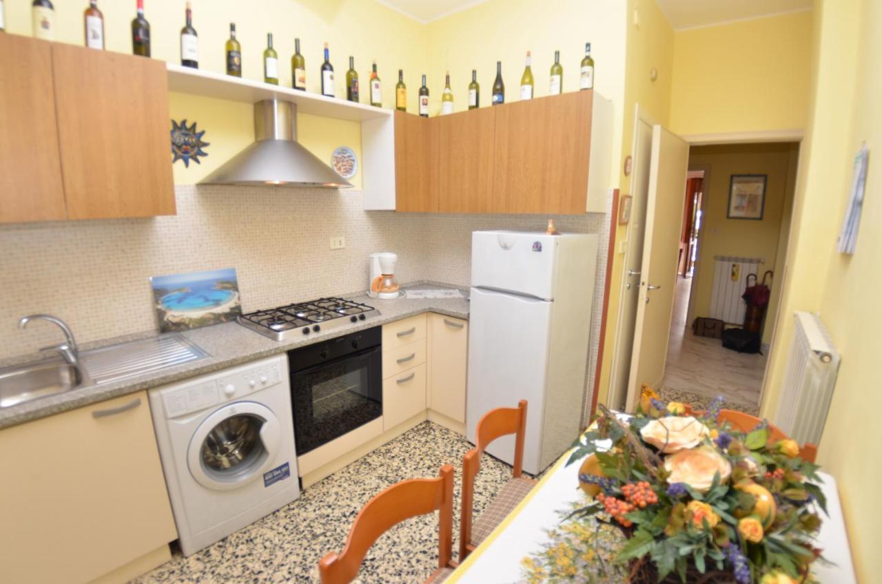 Carnevale Lägenhet Viareggio Exteriör bild